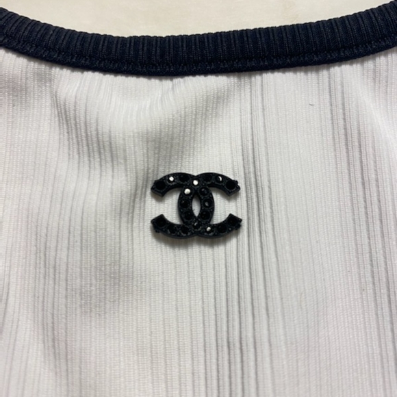 Chanel 22S authentic brand new white swimsuit size 40 Spring Summer 2022 - Picture 2 of 5